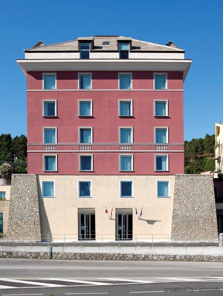 Sea Art Hotel Vado Ligure Ngoại thất bức ảnh
