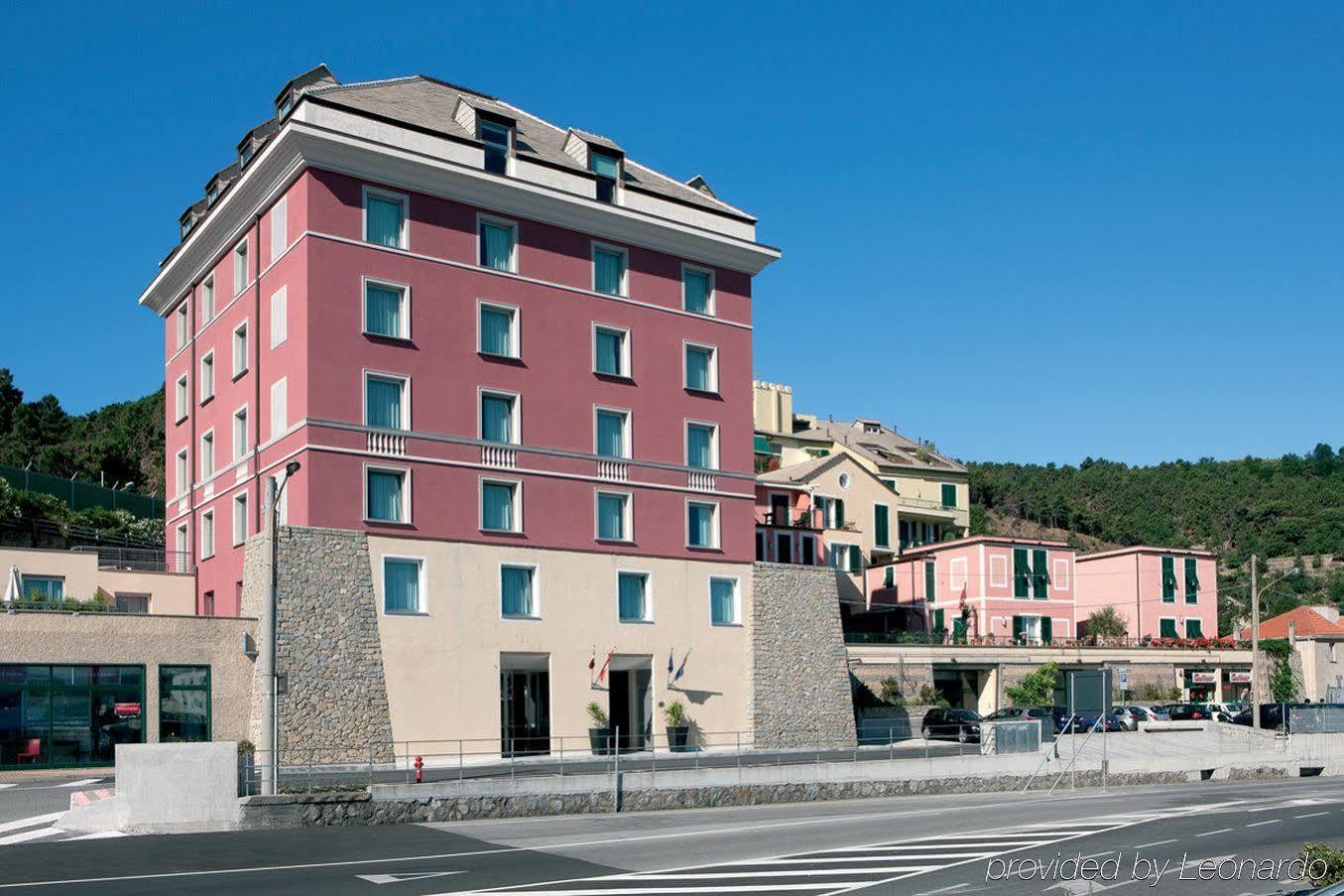 Sea Art Hotel Vado Ligure Ngoại thất bức ảnh